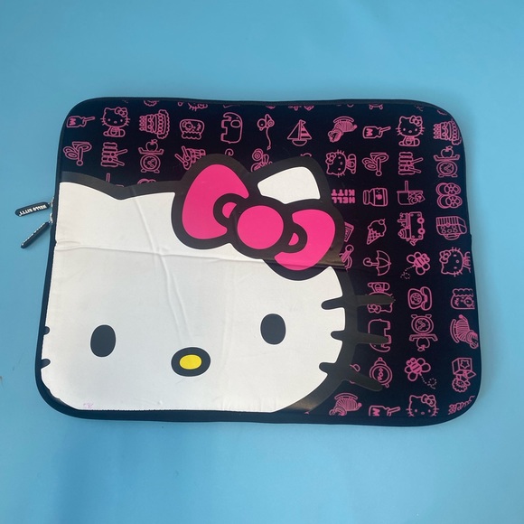 Hello Kitty Laptop Case - Picture 1 of 3